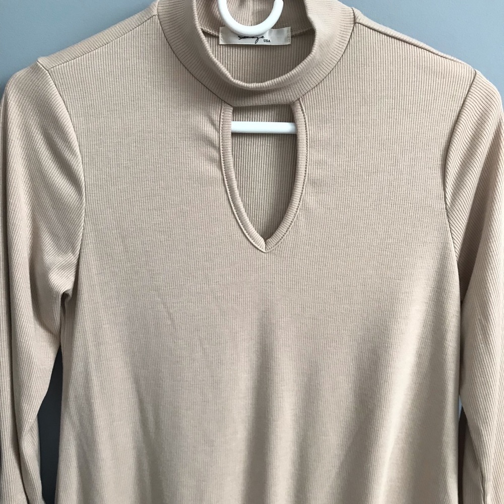 Beige shirt by Gaze. Sz S. Perfect with leggings